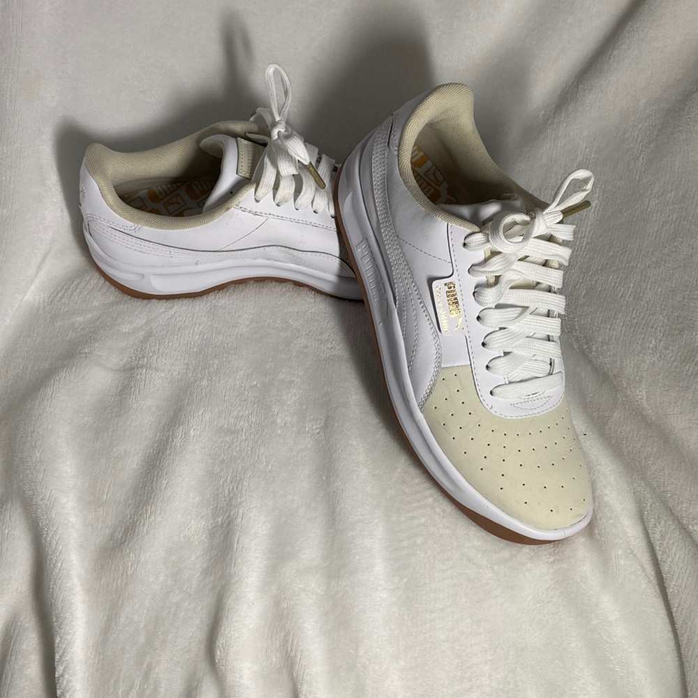 Tennis Shoes